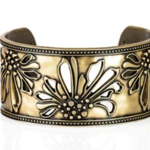 5 for $20! Paparazzi Where The Wildflowers Are - Bracelet Brass